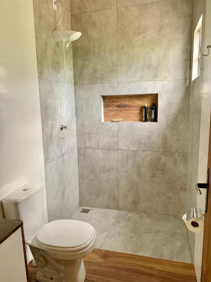 Chale Com Jacuzzi Vista Do Lago Alexania Exterior photo