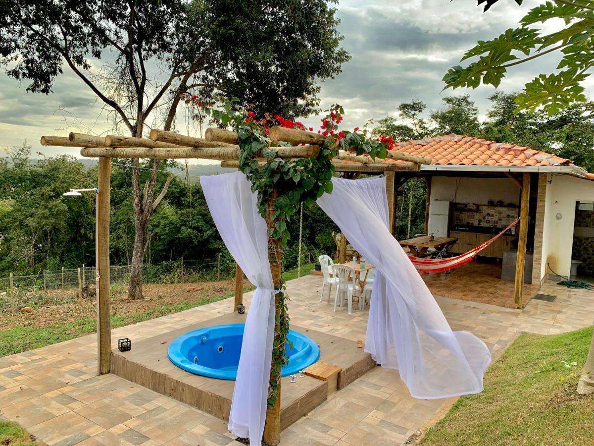 Chale Com Jacuzzi Vista Do Lago Alexania Exterior photo